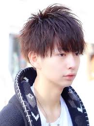 光の当たり方で変化 ショコラグレージュカラー スマートマッシュ メンズ 髪型 lipps 表参道 mens hairstyle メンズ ヘアスタイル メンズ ヘアスタイル マッシュ メンズ 髪型 メンズ