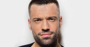 Ο κωνσταντίνος αργυρός είναι ερωτευμένος και όπως φαίνεται η 20χρονη αλεξάνδρα του έχει κλέψει την καρδιά. Kwnstantinos Argyros H Kalokairinh Periodeia Poy 8a Mas Kanei Liwma Hit Channel