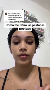 Respuesta a @yari Super fácil así es como yo me las retiro, tengo años  haciendolo así y nunca me he quedado sin pestañas 🥰 espero y les sirva❤️  #pestañas #pestañasencasa #pestañascluster ...