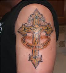 A design like weapon is drawn of red and blue colour on each finger respectively. 19 Memorial Tattoos For Brother