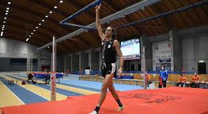 On sunday he will be one of the thirteen champions to compete for a medal. Gimbo Tamberi Supera I 2 35 E La Miglior Prestazione Mondiale Stagionale