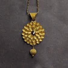 Kanti Chain 2 Row Ashtapatti Ganch Gujjadi Swarna Jewellers Jewelry design earrings, gold earrings designs, mom jewelry, gold jewellery design, jewelry model, emerald jewelry, girls jewelry, bridal jewelry avalakkai translates to phoa or flattened rice. kanti chain 2 row ashtapatti ganch