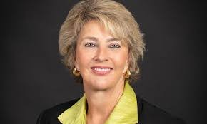 Elizabeth Paulus's Instagram, Twitter & Facebook