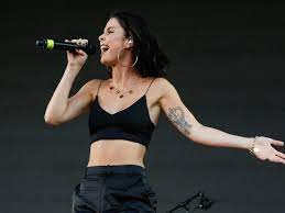 Lena Meyer-Landrut spricht in einem Video über Trennung von ihrem Freund |  STERN.de