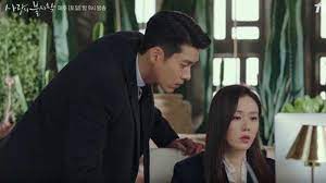 Suatu hari dirinya sedang melakukan olahraga paralayang dan saat itu juga terjadi kecelakaan yang disebabkan oleh angin yang begitu kencang. Link Streaming Dan Download Drama Korea Crash Landing On You Sub Indonesia Episode 11 Dan 12 Tribunnewswiki Com Mobile