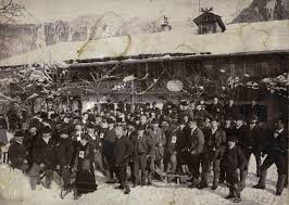 Das wasser riss felsbrocken mit sich und zerstörte die ersten 200 meter der bahn komplett. Kunsteisbahn Am Konigssee Das Rodel Winterwunderland Wintersport Faz