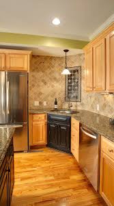 29 Ivory Travertine Backsplash Tile Ideas Natural Design Style In 2020 Hardwood Floors In Kitchen Honey Oak Cabinets Black Kitchen Countertops