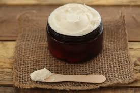 Comment Lutter Contre Les Vergetures Des Recettes Naturelles A Tester Beurre De Karite Bio Beurre De Karite Vergetures Beurre De Karite