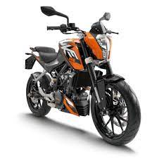 Ekerlekler ve lastikler ktm tarafından 125 duke için özel olarak geliştirilen, dengeli oldukları kadar hafif ve hassas olan, 17 inç dökme hafif alaşım tekerlekler, önde 110 mm ve arkada 150 mm lastik genişliğindedir. 2015 Ktm 125 Duke