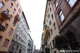 En budapest hay tiendas, está la estación de trenes y hay lugares de interés. 4 Sterne Hotel Apartment Green Tea Budapest Center In Budapest Budapest Ungarn