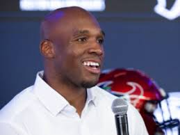 Tank Dell Proves He's All That and More — and Case Keenum Gets In On the UH  Dominance For The Texans