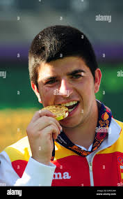 Mens archery hi-res stock photography and images