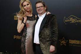 Apotheker coucke startte na zijn studie een handeltje in shampoo samen met yvan vindevogel. Marc Coucke Heeft Koper Gevonden Voor Kv Oostende Het Nieuwsblad Mobile