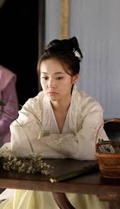 It ought to be a wilting flower amongst the lush leaves, 海棠依旧, 知否？ Ghim Tren Chinese Drama