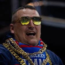 Desler Javier, MD is a primary care physician at Advocate IL Medical Center  & a diehard Bears fan. His work focuses