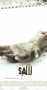 A su lado, se encuentra otra persona encadenada, el dr. Saw 2004 Imdb