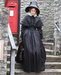 Ammonite is a 2020 romantic drama film written and directed by francis lee. Timeless Outfits On Twitter Saoirse Ronan Ammonite 2020