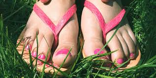 When bo and nocker are brought on camel to oasis el nooki, and are questioned by sheikh abdul abulbul, he suddenly is seen clutching his whip with both hands, where he had been holding his sword on his hip with his left hand. How To Stop Your Flip Flops From Rubbing
