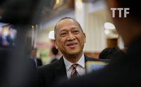 Dato' sri mohamed nazri bin abdul aziz sekeluarga, dato azizul, dato daniel, dato james, dan juga tuan rumah/pemilik dusun dato latip(rajadurian) atas kerjasama yg semua. Nazri S Wife Attacks Muhyiddin Says Emergency Declaration An Act Of Cowardice The Third Force