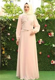 Karis Yaprak Nakisli Abiye Tesettur Elbise Pudra 2028 Elbise The Dress Moda Stilleri