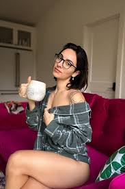 Tabby Noname - Free nude pics, galleries & more at Babepedia