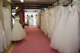 Du träumst von einem noni brautkleid, aber ein besuch in unserem showroom in köln ist für dich zu weit? Hochzeitsausstatter Rehr In Arendsee Kleidung Fur Die Schonsten Tage
