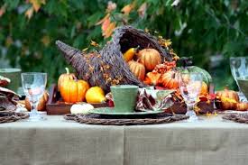 For summer it's yellow, because of then sun and sand, the spring is associated with green, because of all the vegetation, for the winter it's white because of the snow and for the autumn it's orange. 30 Ideas For Autumn Table Decoration With Pumpkins For Thanksgiving Interior Design Ideas Ofdesign