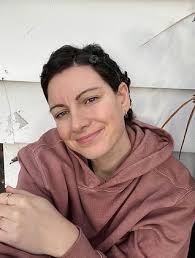 Becks (@dyingauthentically): "I just glanced over someone's newsletter, and  they were talking about their word for the year. I felt my chest instantly  tighten, and honestly, a little bit of anger creep