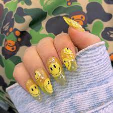 I Love Smiley Face Nails This Is My Fave Nail Artist Here In Miami Yellownails Manicura De Unas Unas Llamativas Unas Postizas De Gel