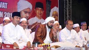 Habib syech abdul qodir assegaf, tempat tanggal lahir: Peringati Haul Bung Karno Habib Syech Gelar Selawatan Di Stadion Sriwedari Tribun Solo