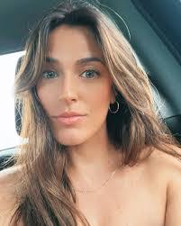 Jessica Thibodeau's Instagram, Twitter & Facebook