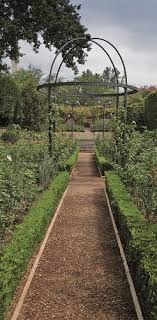 Learn more about native trees and best hedges for wildlife. On The Cutting Edge Low Hedge Garden Design The Gardener The Gardener