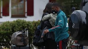 Neben seiner schwangeren freundin shalimar heppner (26) sind. Die Wags Vom Fc Bayern