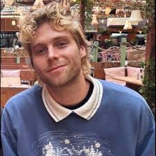 ali ⚓️ (@19inaweek)