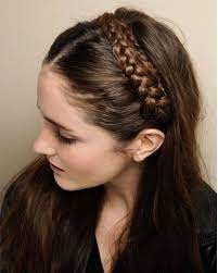 Wir Wollen Die 70er Jahre Frisuren Zuruck Moglichkeiten Die Fransen Pony Diesen Wi Braided Headband Hairstyle Pretty Braided Hairstyles Headband Hairstyles