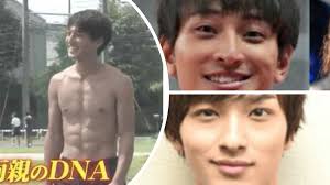 Aug 19, 2020 · 藤井風の生い立ちと家族！父・母親、兄弟、姉、実家は岡山の喫茶店 「彼の才能に触れるとプロが（自分の才能と比較して）絶望してしまう！」といわれる天才シンガーソングライターの藤井風さん。 Q8u7jjukpu83cm