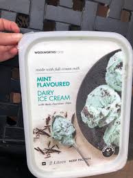 Pour the milk and nuts into a saucepan, bring to the boil, then remove from the heat. Alicia Alicianeva Twitter