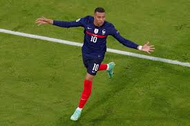 Things might have been different had a young kylian followed in his mother fayza lamar's footsteps, she played division 1 handball in france back in the 90's. Kylian Mbappe Will Not Renew His Contract And Has Communicated His Decision To Psg Report Managing Madrid