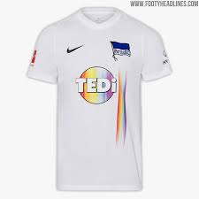 19:08 la question stupide posée à benzema. Limited Edition Nike Hertha Berlin Diversity Kit Berlin Nike Shirts