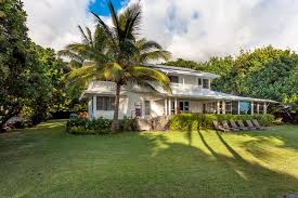 Those who also plan to build on a massive lot with plenty of acreage are the prime candidates for plantation floor plans. Plantation Manager S Beach House Kailua Kona Updated 2021 Tripadvisor Kailua Kona Vacation Rental