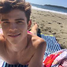 The sun and love are both unbeatable ☀️💪♥️