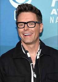 Bobby Bones returned his Dancing with the Stars trophy after a jab from Tom  Bergeron. Hard to blame him. You take years of shots for a win you never  begged for, eventually
