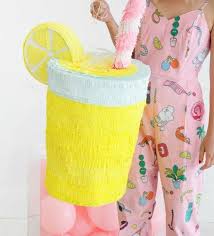Fabriquer Une Pinata Plus De 80 Projets Sympas A Realiser Soi Meme Faire Une Pinata Diy Pinata Soiree Pyjama