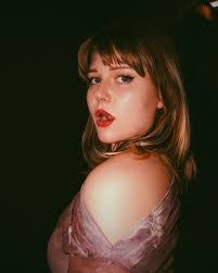 Steven Grinnell's Instagram, Twitter & Facebook