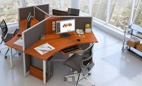 Partisi ini biasanya terbuat dari kaca es, kaca tempered, kaca saat ini material kaca cukup populer menjadi sekat pemisah di kantor dan rumah. Bunda Sugi 4 Keuntungan Ruangan Menggunakan Partisi Kantor