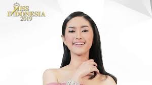 Explore tweets of monica sindy heryuka @monicasindy on twitter. Bermula Dari Iseng Cindy Monika Berhasil Masuk Top 15 Miss Indonesia 2019 Begini Kisahnya Herstory