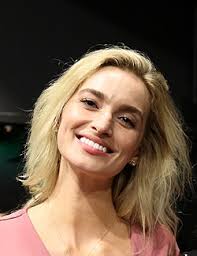 Allegra Edwards's Instagram, Twitter & Facebook