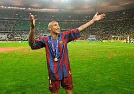 Ronaldinho: "I was 48 hours from joining Man United... and then Sandro  Rosell called"