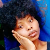 Amanda Chris's Instagram, Twitter & Facebook