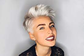 The right and best hair styles for oval face work magic. Short Haircuts For Oval Faces Will Put An End To Your Troubles